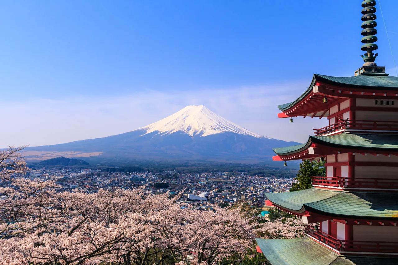The Chureito Pagoda with Mt Fuji and cherry blossoms at Arakurayama Sengen Park