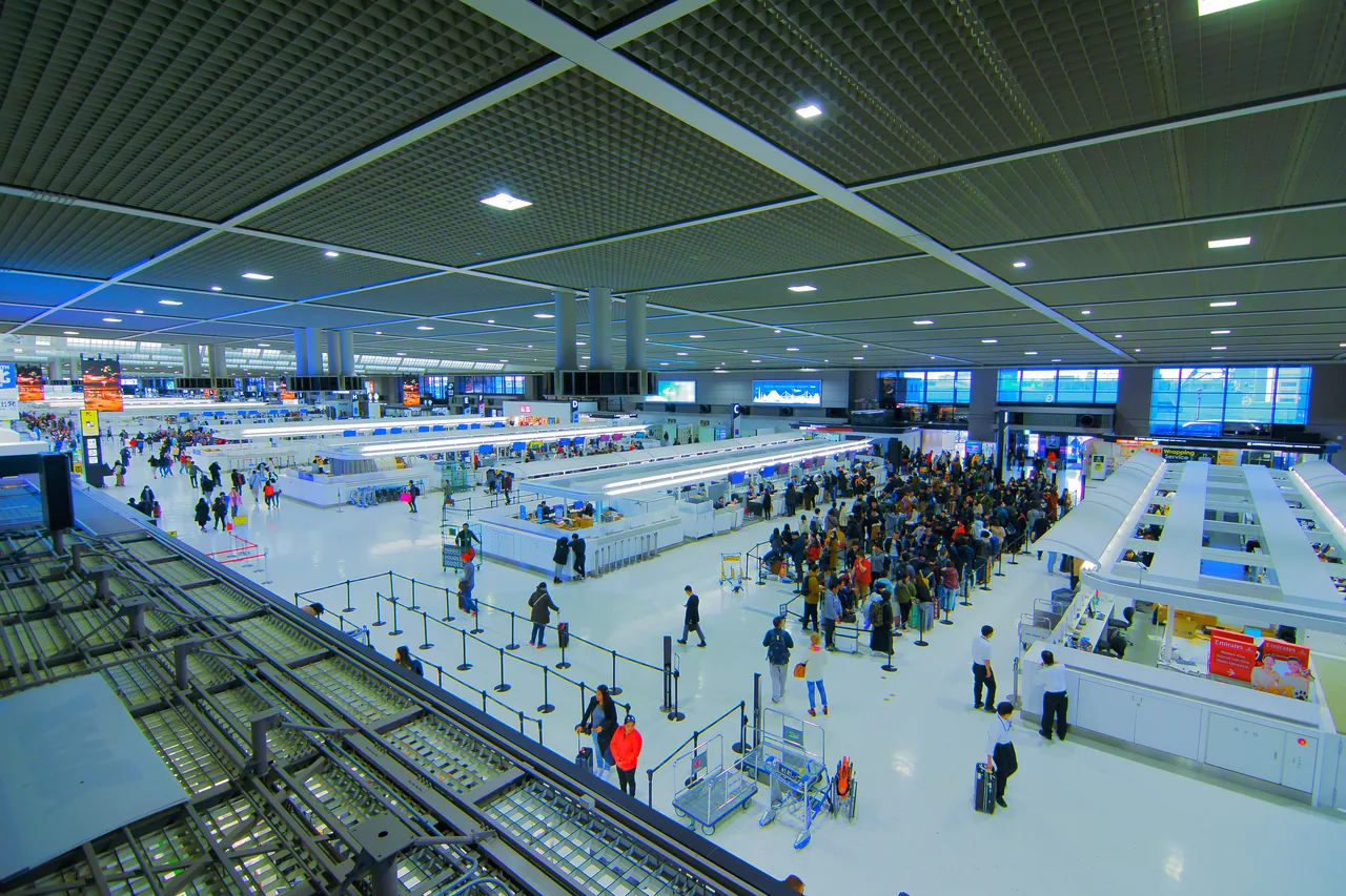東京成田機場第二航廈出境大廳 東京成田機場第二航廈出境大廳