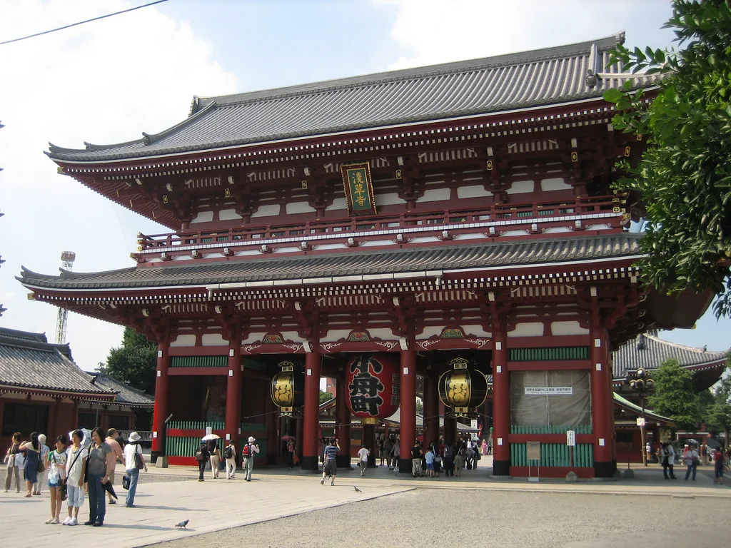 Hozomon Gate at Senso-ji Temple in Asakusa Hozomon Gate at Senso-ji Temple in Asakusa