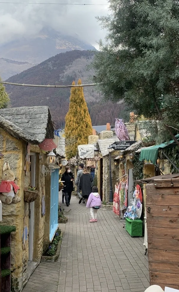Yufuin Floral Village, an England-Cotswolds-themed attraction near Kinrin Lake