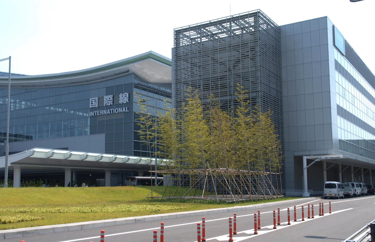 The international terminal building at Haneda Airport
