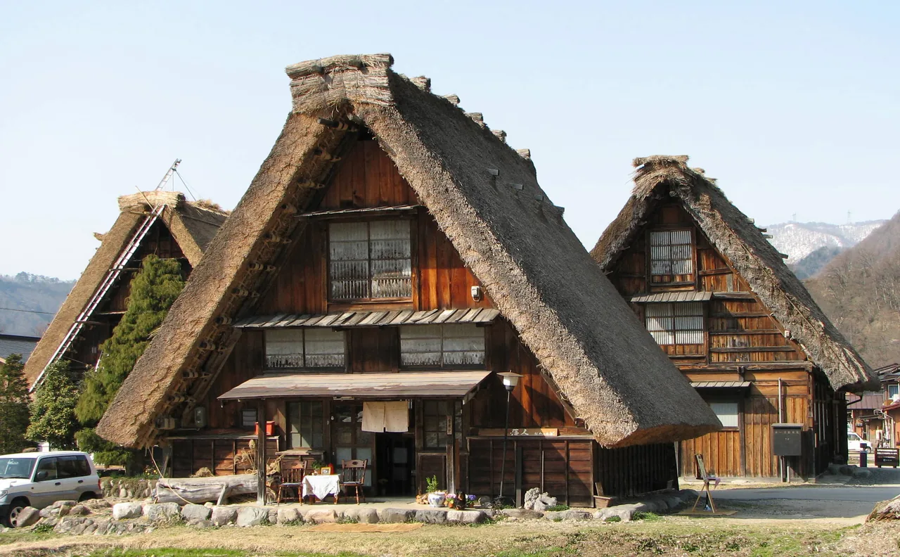 Shirakawa-go's traditional gassho-zukuri farmhouses Shirakawa-go's traditional gassho-zukuri farmhouses