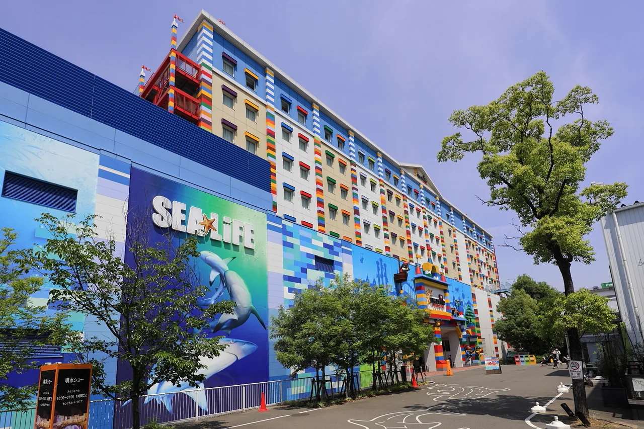 The colorful LEGOLAND Japan Hotel building at Kinjo-futo The colorful LEGOLAND Japan Hotel building at Kinjo-futo
