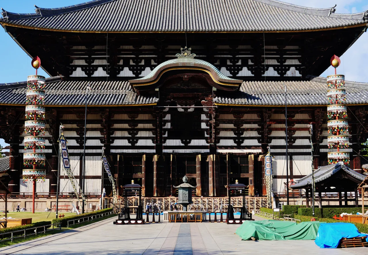 Todai-ji's Great Buddha Hall in Nara Todai-ji's Great Buddha Hall in Nara