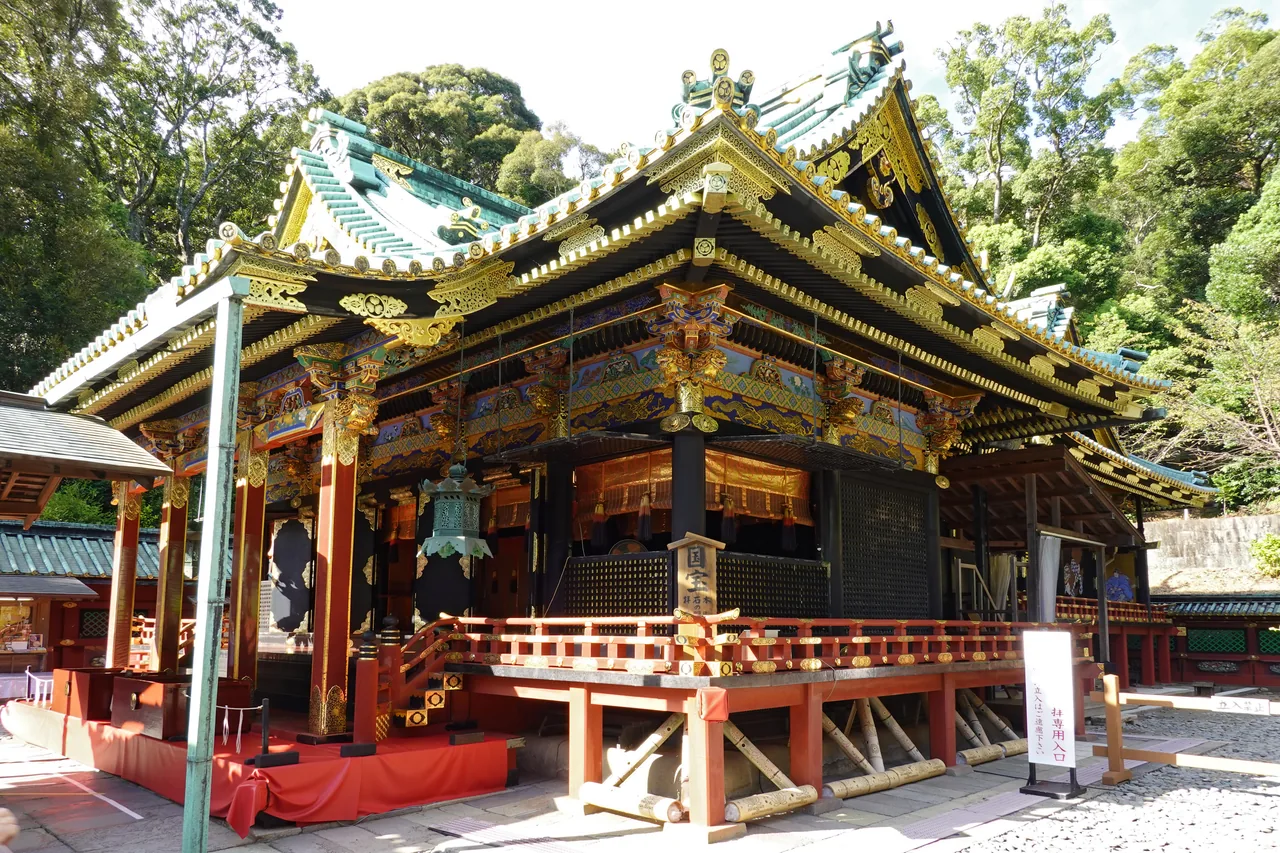 The lacquered and gilded main hall of Kunozan Toshogu shrine